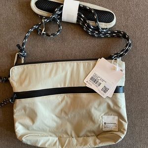 LULULEMON CROSSBODY